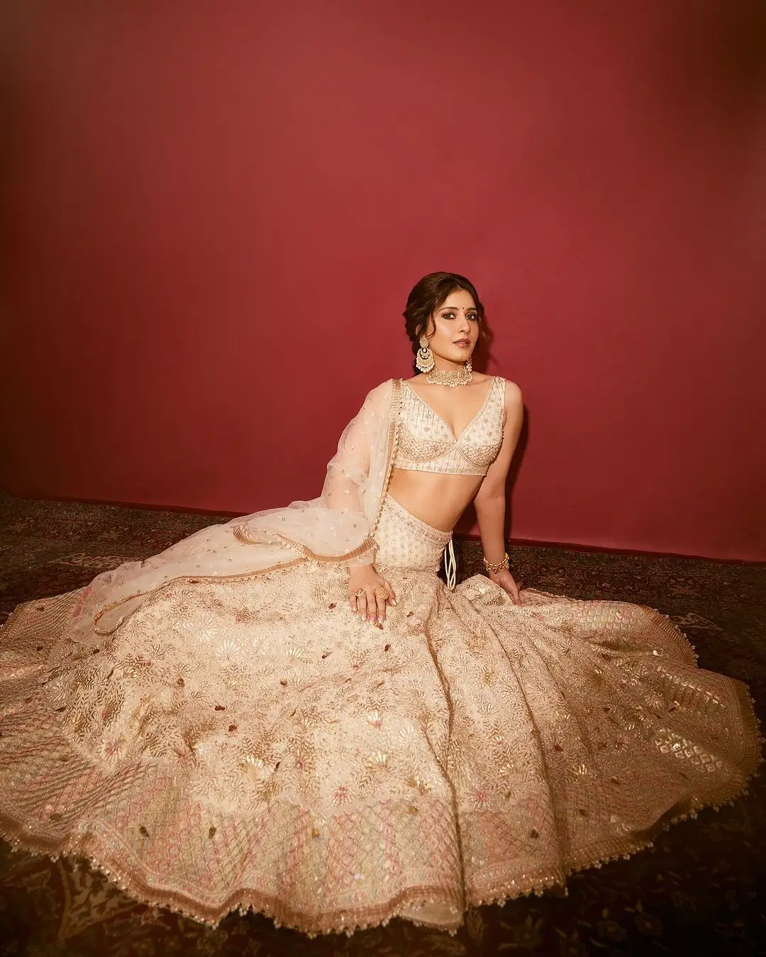 Raashi Khanna Wearing Beautiful White Lehenga Choli